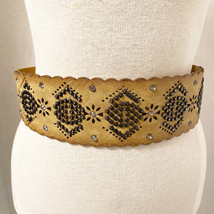 VINTAGE INSPIRED - STUDDED BELT WITH SCALLOPED EDGE